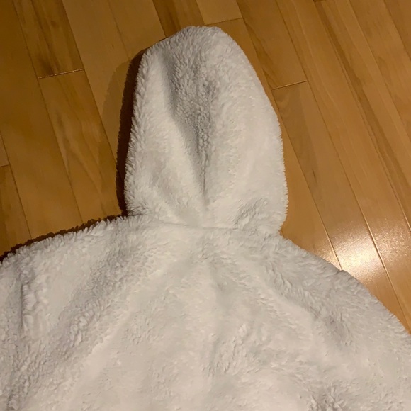 Girl’s Urban Planet/Kids Fluffy White Zip-Up hoodie - size L (14/16) - Picture 14 of 15